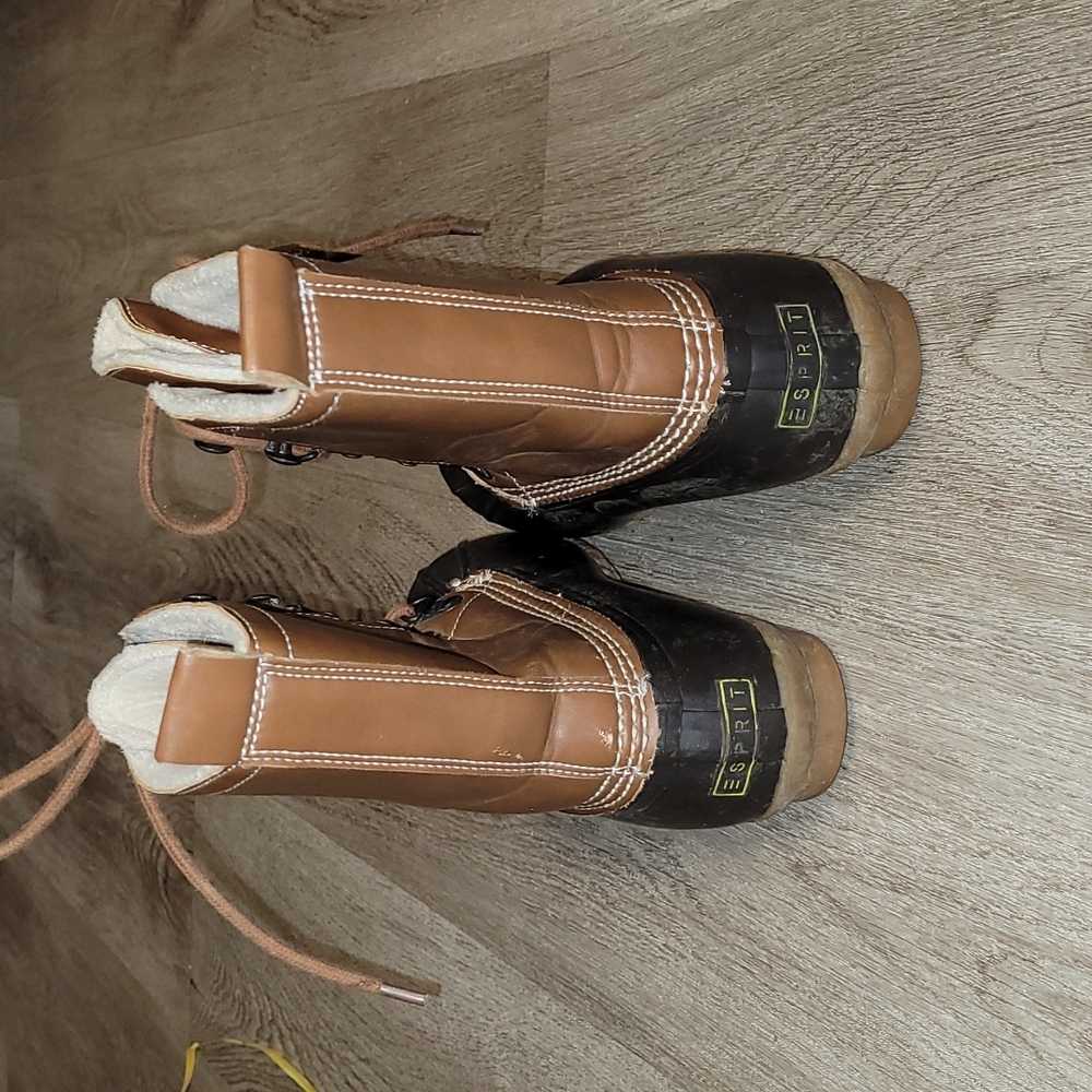 Boots - Picture 2 of 5